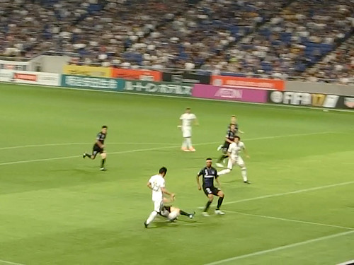 遠藤康がループシュート