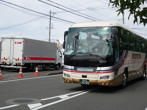 鹿島の選手バス到着