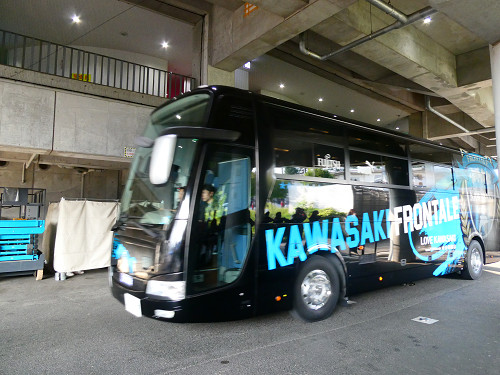 川崎のチームバス