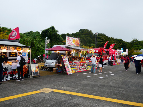 スタジアム南側の売店