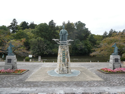 明智光秀の銅像