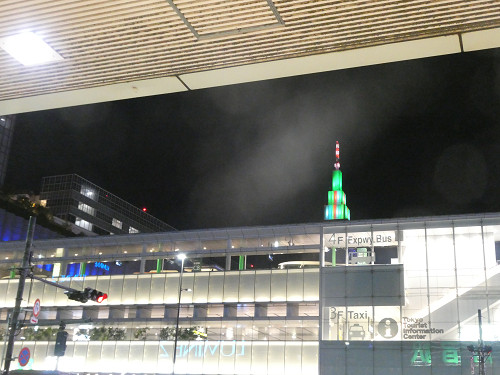 JR新宿駅より