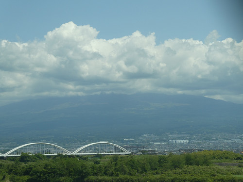 富士山、雲で隠れる