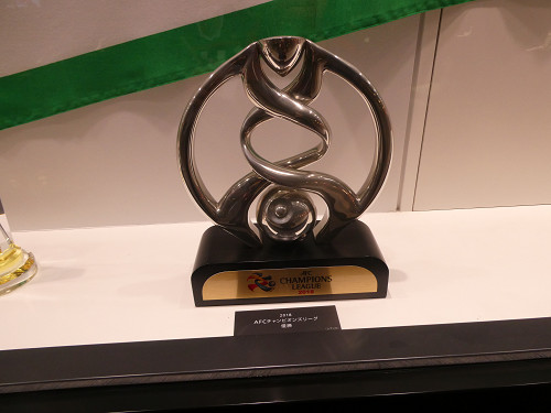 2018年ACL優勝トロフィー